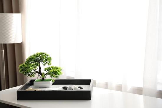 Optimize your bedroom furniture layout with Feng Shui principles for a peaceful environment