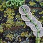 Examples of bad feng shui in offices: cluttered desks, sharp corners, and poor lighting