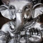 How to Arrange a Bedroom Feng Shui: Optimize layout, colors, and furniture for harmony and balance