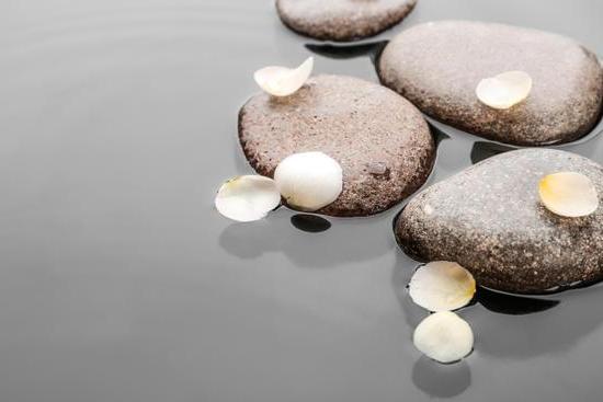 How to Decorate Feng Shui Bedroom 1 Step-by-step guide on how to decorate Feng Shui bedroom for positive energy flow