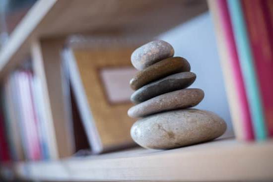 Enhance positivity with office mirrors Feng Shui