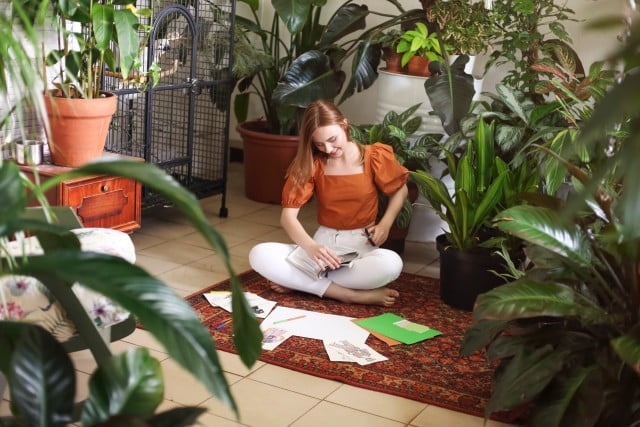 Feng Shui Office Rule 1 Optimize productivity and harmony with Feng Shui office rule: Maintain clutter-free, balanced workspace