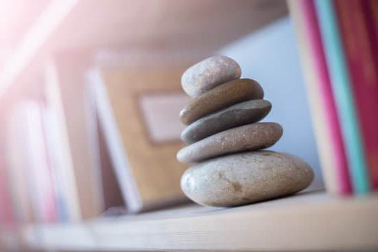 Enhance bedroom energy with feng shui. Learn how to apply feng shui to your bedroom for positive vibes